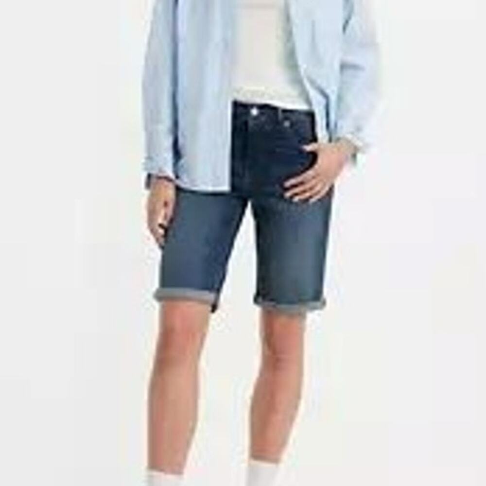 Levi's Classic Bermuda Dark Wash Women's Shorts 32